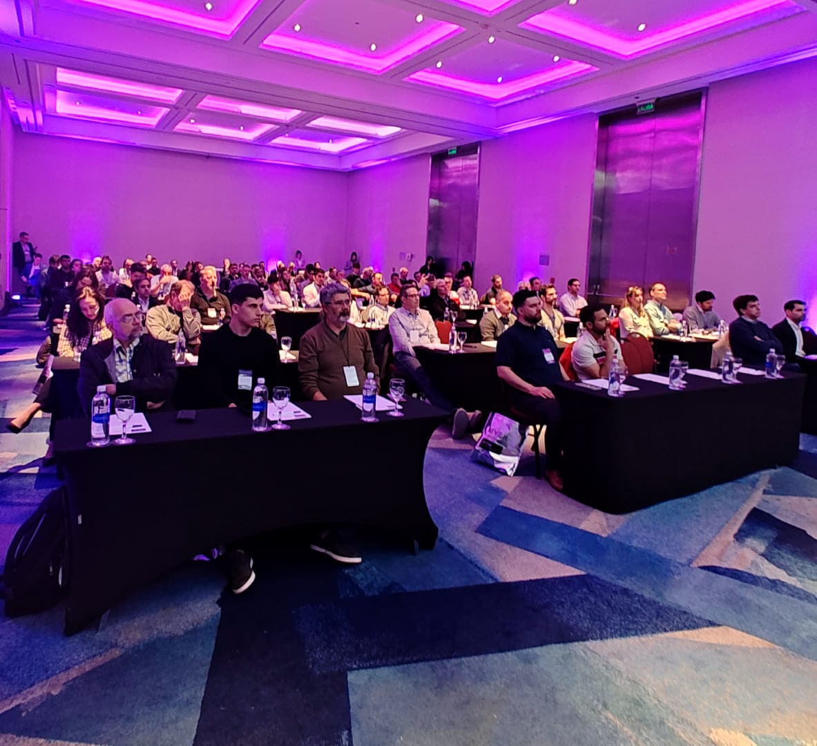 CONGRESOS, SEMINARIOS, SIMPOSIOS Y FERIAS